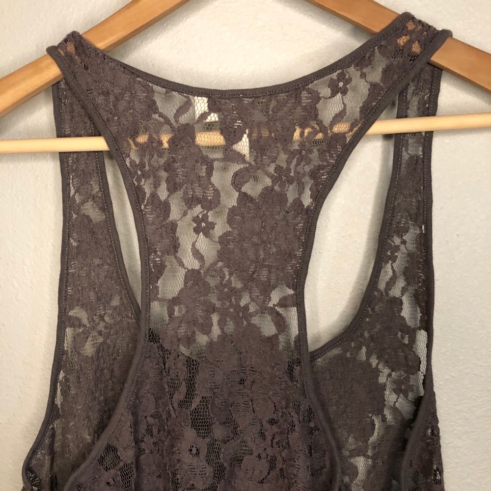 Lace Razorback tank: 2005 is calling!